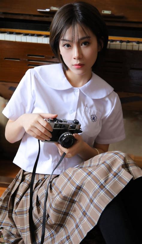 京多安社媒晒与加拉塔萨雷签约照片，税后年薪450万欧